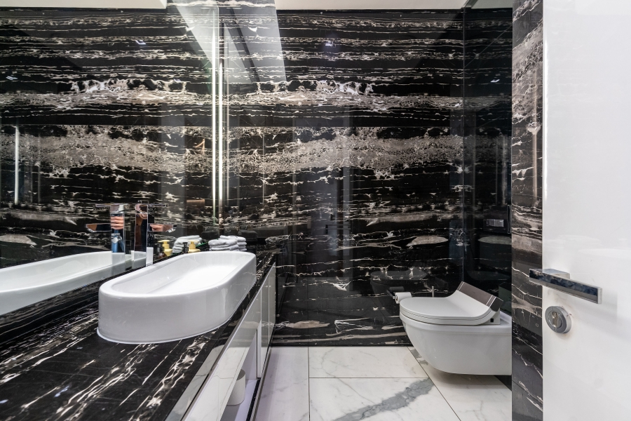 7 Bedroom Property for Sale in Clifton Western Cape